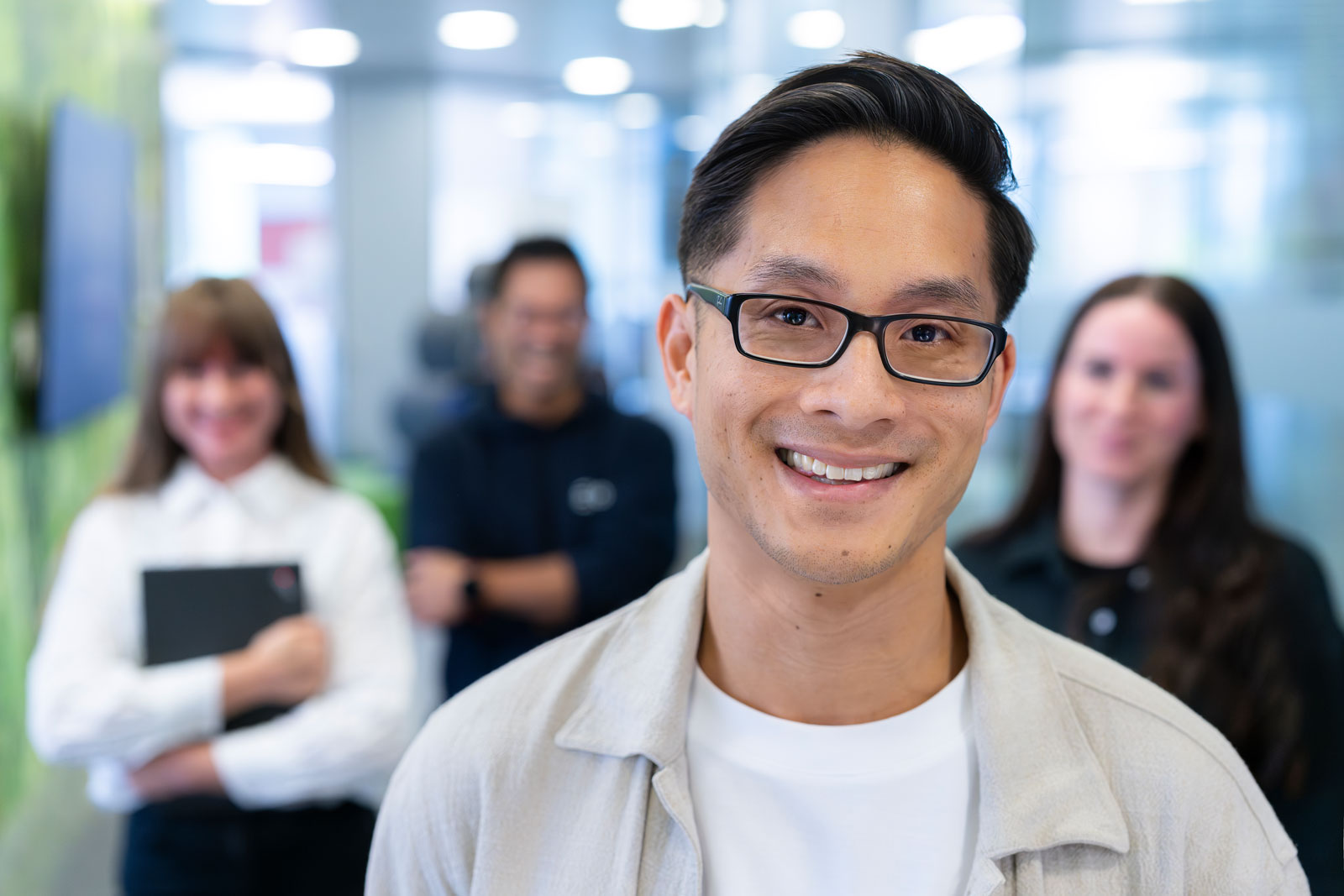 Student Khoa with other colleagues at the Essen site